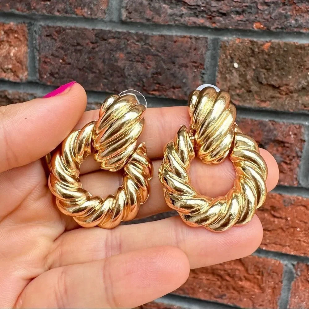 Modern Gold Twisted Earrings - Picture 5 of 14